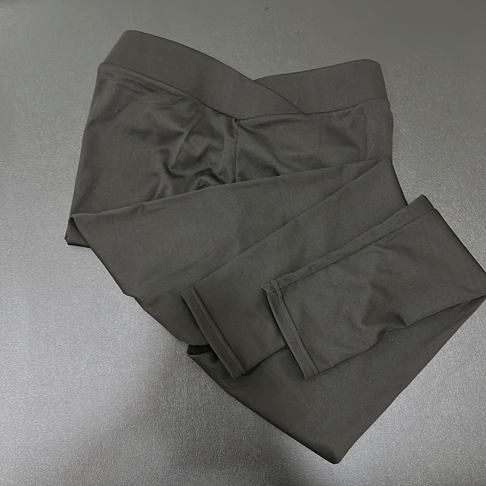 Black leggings sz M NWOT